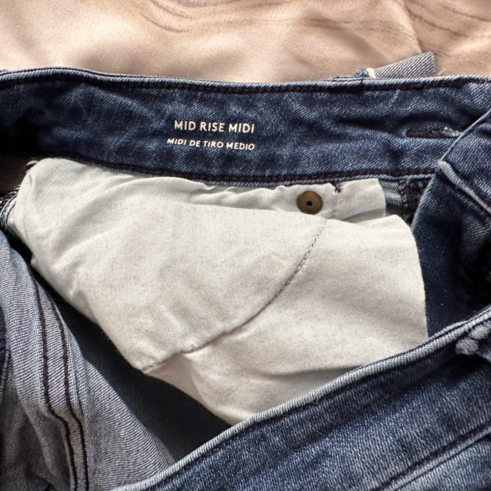 Universal Thread Jean Shorts - Picture 3 of 5